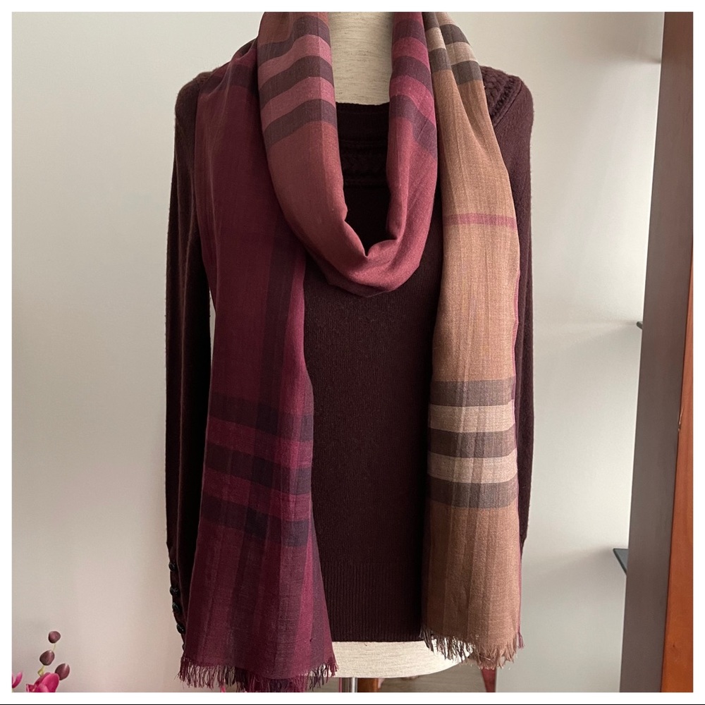 Burberry Cable Knit York Cashmere Sweater - Picture 11 of 11